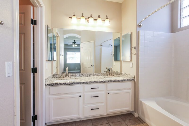 2,455/Mo, 18782 E Kingbird Dr Queen Creek, AZ 85142 Main Bathroom View