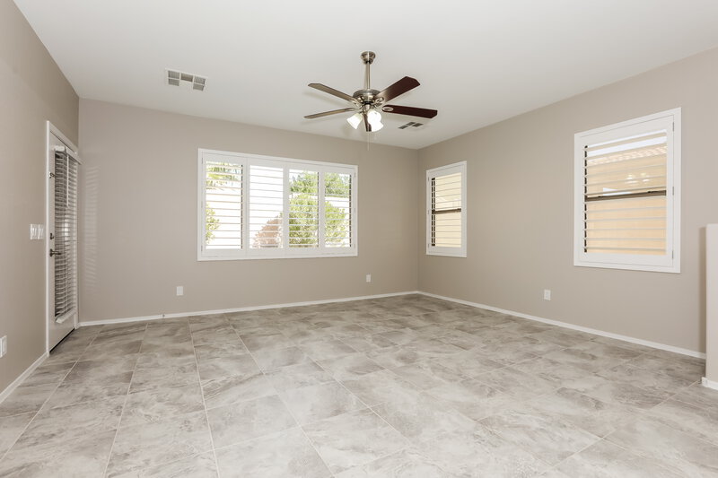 2,820/Mo, 892 W 22nd Ave Apache Junction, AZ 85120 Living Room View 2