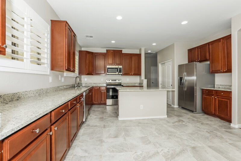 2,820/Mo, 892 W 22nd Ave Apache Junction, AZ 85120 Kitchen View 2