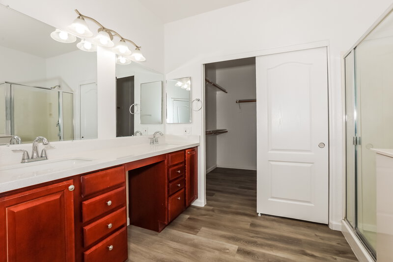 2,820/Mo, 892 W 22nd Ave Apache Junction, AZ 85120 Main Bathroom View
