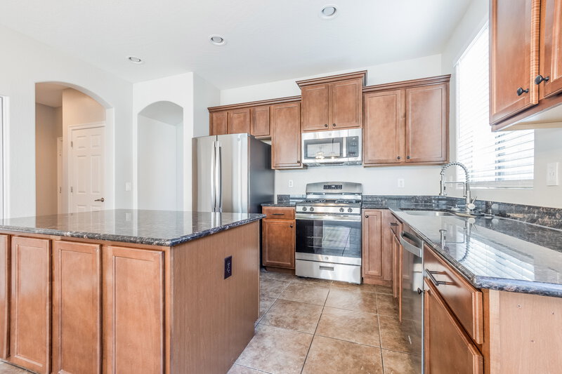 2,785/Mo, 19072 E Swan Dr Queen Creek, AZ 85142 Kitchen View