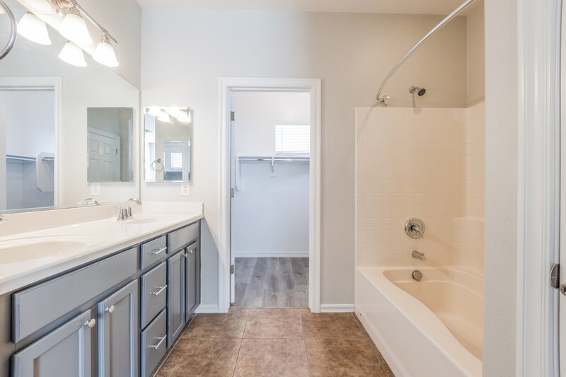 2,785/Mo, 19072 E Swan Dr Queen Creek, AZ 85142 Main Bathroom View