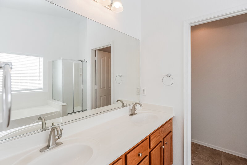 2,220/Mo, 10334 E Idaho Ave Mesa, AZ 85209 Main Bathroom View