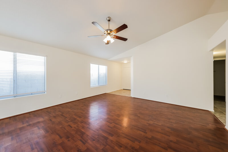 2,085/Mo, 8449 W Wethersfield Rd Peoria, AZ 85381 Living Room View 3