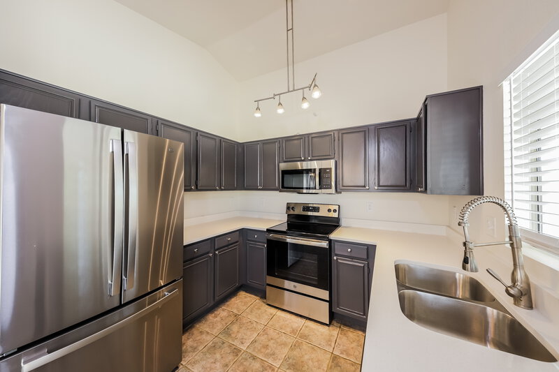 2,085/Mo, 8449 W Wethersfield Rd Peoria, AZ 85381 Kitchen View 2