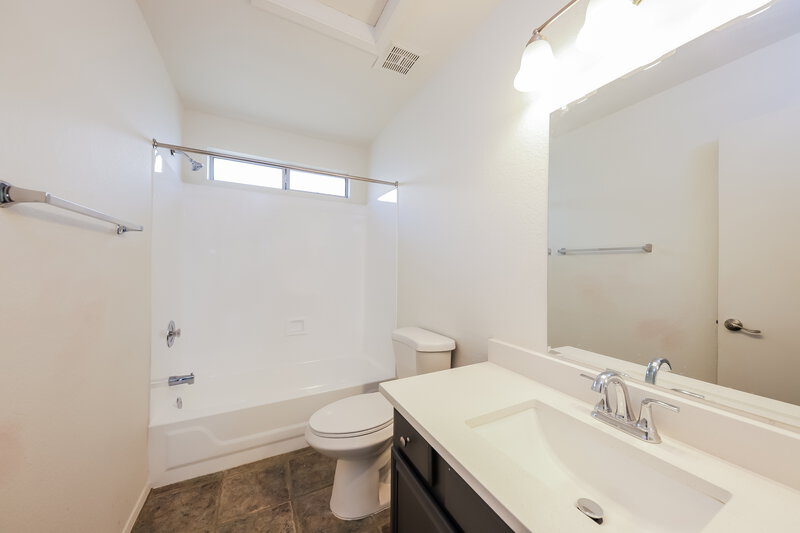2,085/Mo, 8449 W Wethersfield Rd Peoria, AZ 85381 Bathroom View