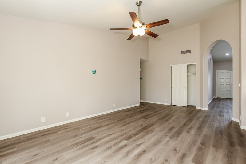 2,465/Mo, 10249 W Orange Dr Glendale, AZ 85307 Living Room View 3