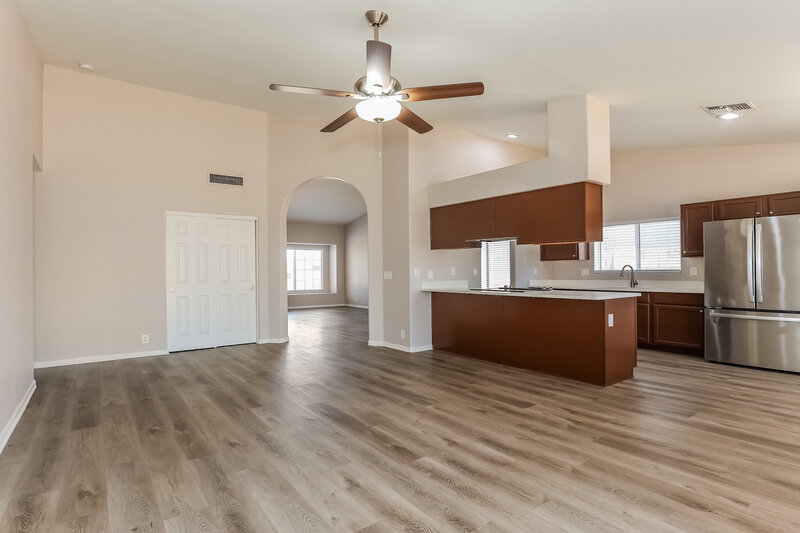2,365/Mo, 10249 W Orange Dr Glendale, AZ 85307 Family Room View 2