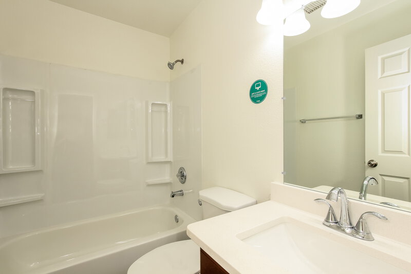 2,465/Mo, 10249 W Orange Dr Glendale, AZ 85307 Main Bathroom View