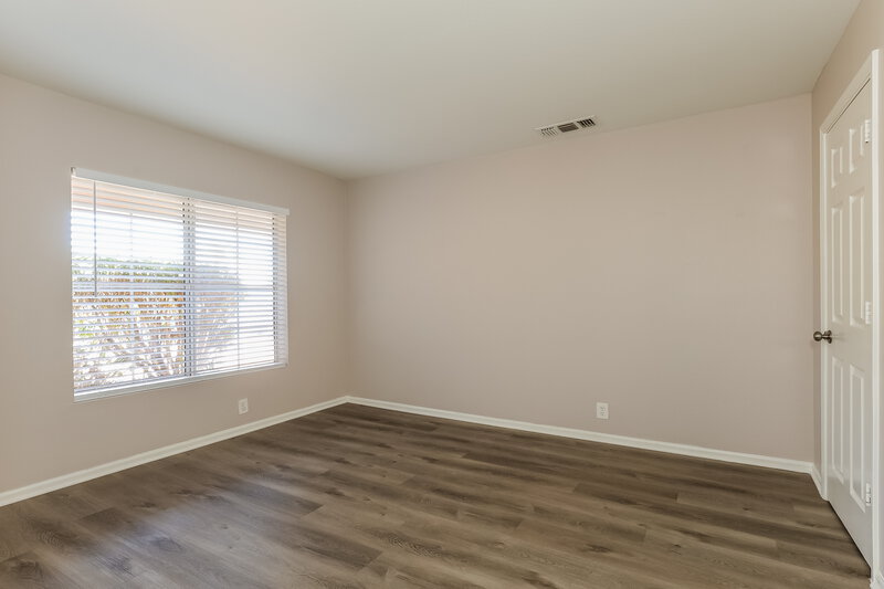 2,365/Mo, 10249 W Orange Dr Glendale, AZ 85307 Bedroom View 3