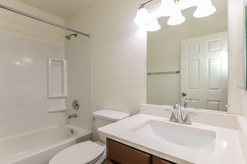 2,365/Mo, 10249 W Orange Dr Glendale, AZ 85307 Bathroom View
