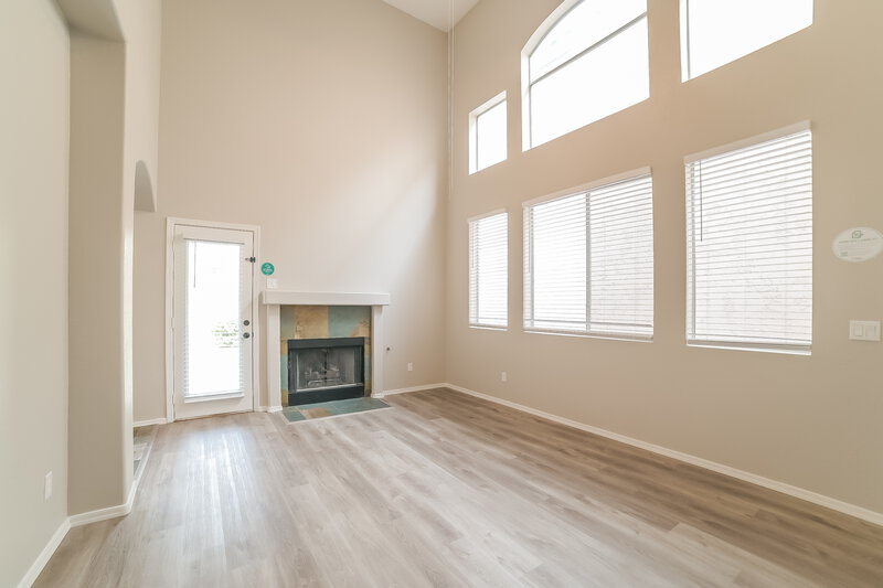 2,340/Mo, 4910 W Marco Polo Rd Glendale, AZ 85308 Living Room View