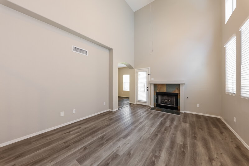 2,385/Mo, 4910 W Marco Polo Rd Glendale, AZ 85308 Living Room View