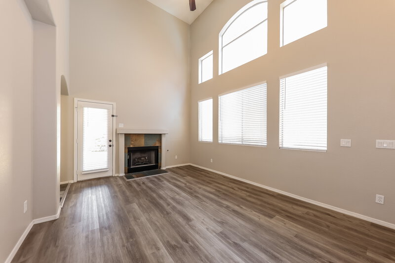 2,385/Mo, 4910 W Marco Polo Rd Glendale, AZ 85308 Living Room View 2
