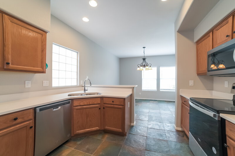 2,340/Mo, 4910 W Marco Polo Rd Glendale, AZ 85308 Kitchen View