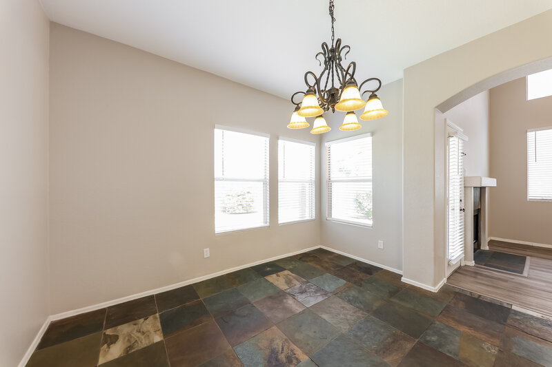 2,385/Mo, 4910 W Marco Polo Rd Glendale, AZ 85308 Dining Room View