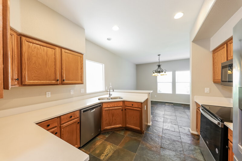 2,385/Mo, 4910 W Marco Polo Rd Glendale, AZ 85308 Kitchen View 2