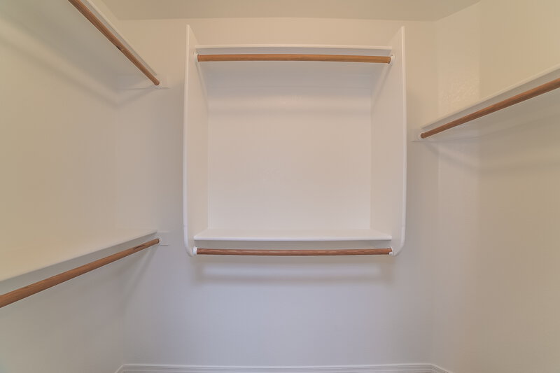 2,340/Mo, 4910 W Marco Polo Rd Glendale, AZ 85308 Walk In Closet View