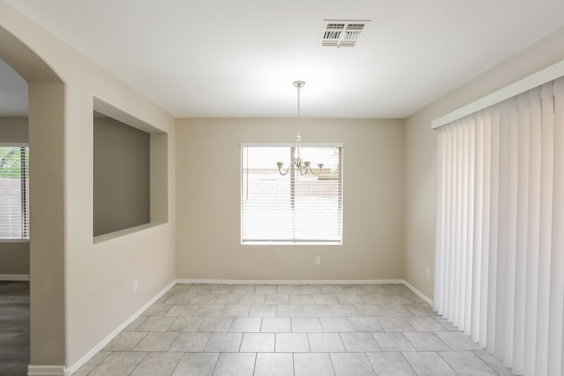 1,895/Mo, 21138 N 92nd Ln Peoria, AZ 85382 Dining Room View