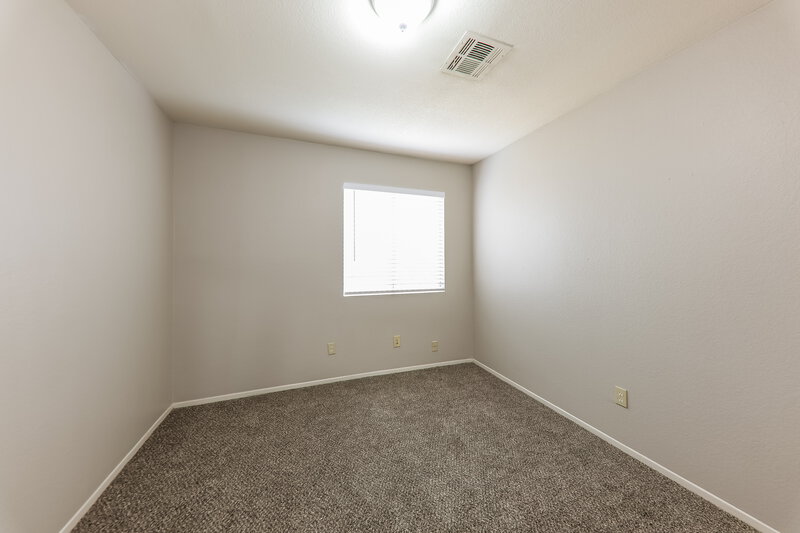 2,315/Mo, 429 E Utopia Rd Phoenix, AZ 85024 Bedroom View
