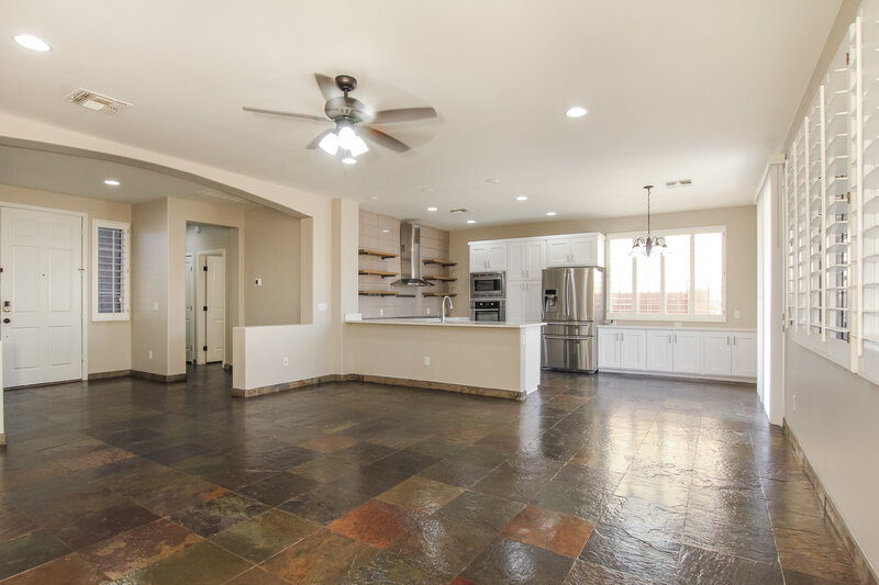 2,475/Mo, 3373 E Santa Fe Ln Gilbert, AZ 85297 Living Room View 2