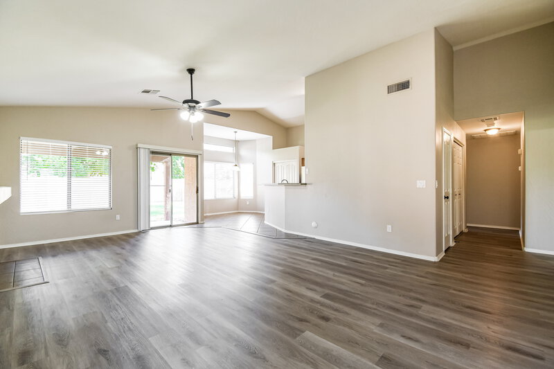 2,825/Mo, 1380 E Sheffield Ave Gilbert, AZ 85296 Living Room View 2