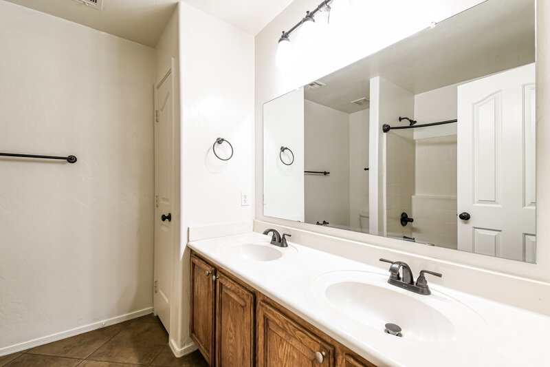 2,825/Mo, 1380 E Sheffield Ave Gilbert, AZ 85296 Bathroom View