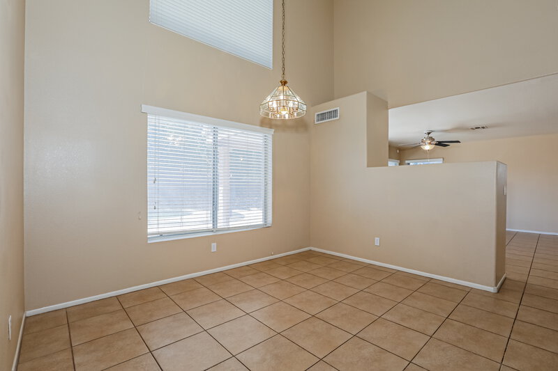 3,230/Mo, 919 W Juanita Ave Gilbert, AZ 85233 Dining Room View