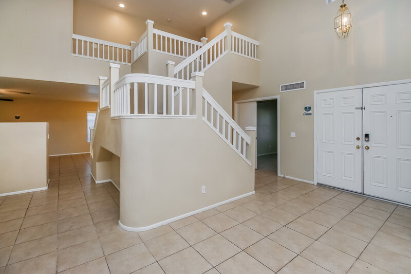 3,210/Mo, 919 W Juanita Ave Gilbert, AZ 85233 Family Room View 2