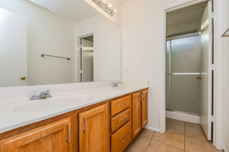 3,210/Mo, 919 W Juanita Ave Gilbert, AZ 85233 Bathroom View