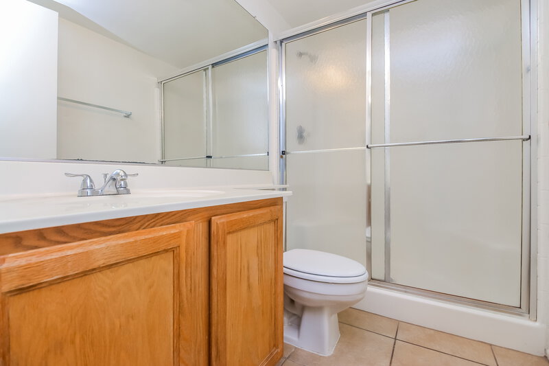 3,210/Mo, 919 W Juanita Ave Gilbert, AZ 85233 Bathroom View 2