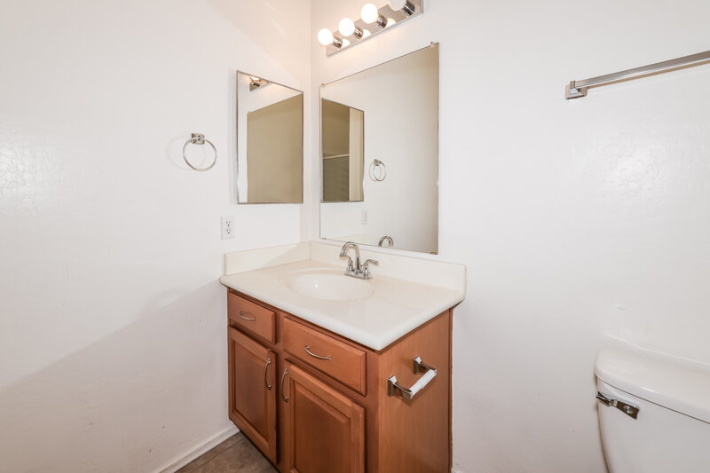 2,725/Mo, 3761 W Medinah Way Anthem, AZ 85086 Bathroom View 2