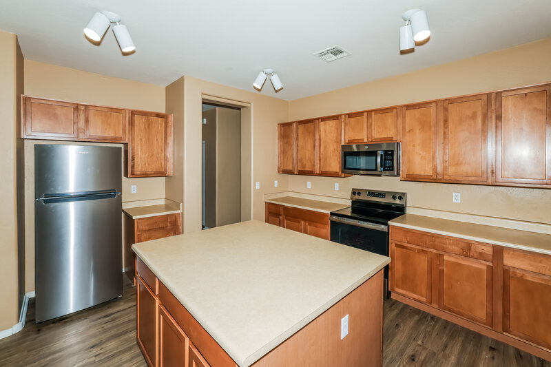 2,960/Mo, 9427 W Monte Vista Rd Phoenix, AZ 85037 Kitchen View