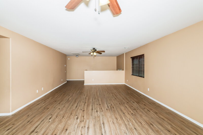 2,960/Mo, 9427 W Monte Vista Rd Phoenix, AZ 85037 Family Room View