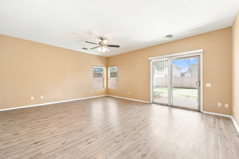2,990/Mo, 9427 W Monte Vista Rd Phoenix, AZ 85037 Dining Room View
