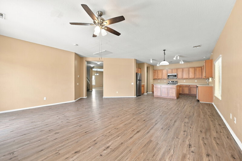 2,990/Mo, 9427 W Monte Vista Rd Phoenix, AZ 85037 Dining Room View 2
