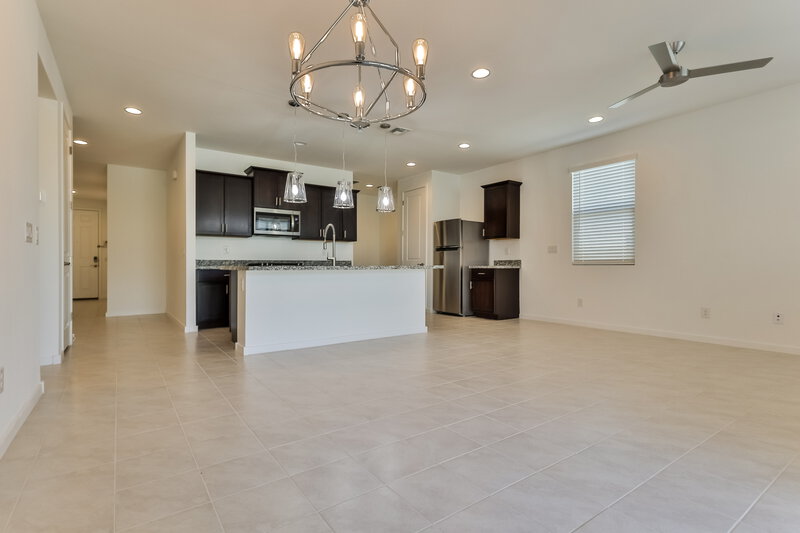 1,890/Mo, 11008 W Parkway Dr Tolleson, AZ 85353 Living Room View