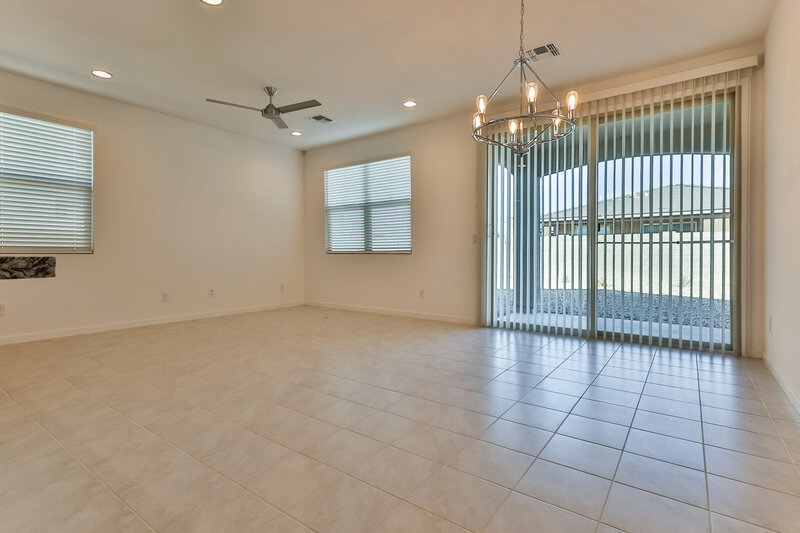 1,890/Mo, 11008 W Parkway Dr Tolleson, AZ 85353 Dining Room View