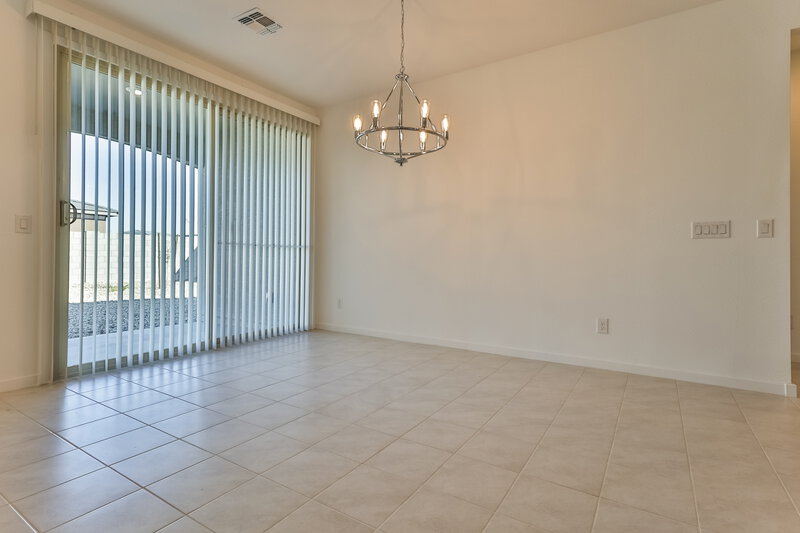1,890/Mo, 11008 W Parkway Dr Tolleson, AZ 85353 Dining Room View 2