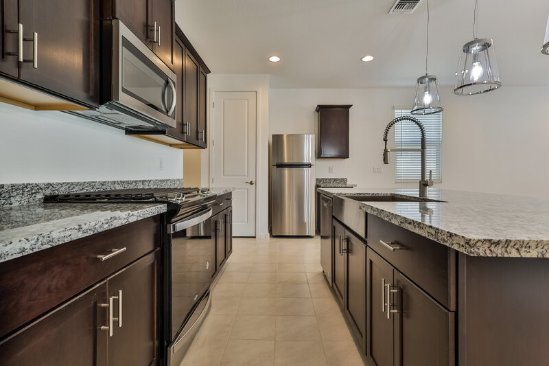 1,890/Mo, 11008 W Parkway Dr Tolleson, AZ 85353 Kitchen View
