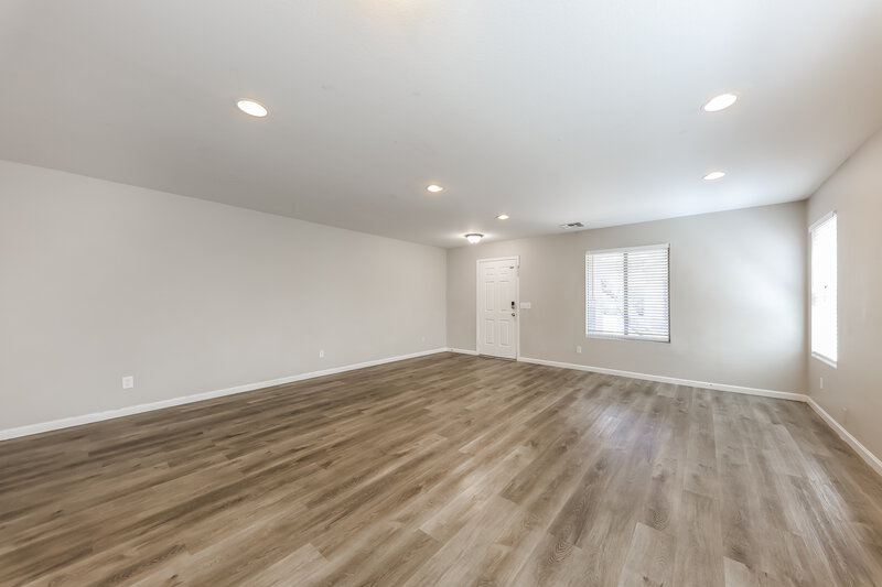 2,455/Mo, 11215 W Garfield St Avondale, AZ 85323 Living Room View 2