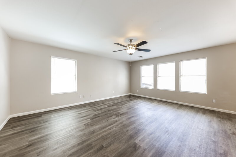 2,455/Mo, 11215 W Garfield St Avondale, AZ 85323 Family Room View