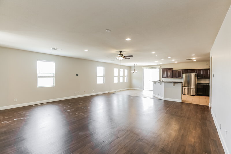 2,490/Mo, 126 N 109th Dr Avondale, AZ 85323 Living Room View