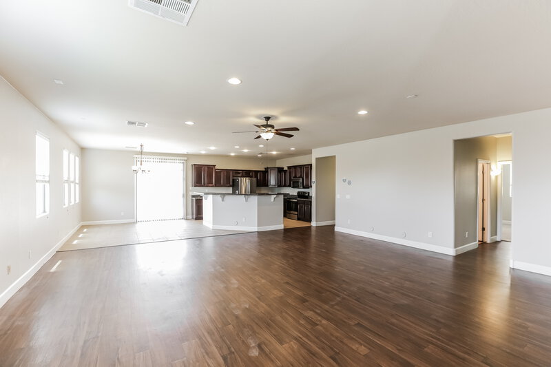 2,490/Mo, 126 N 109th Dr Avondale, AZ 85323 Living Room View 2