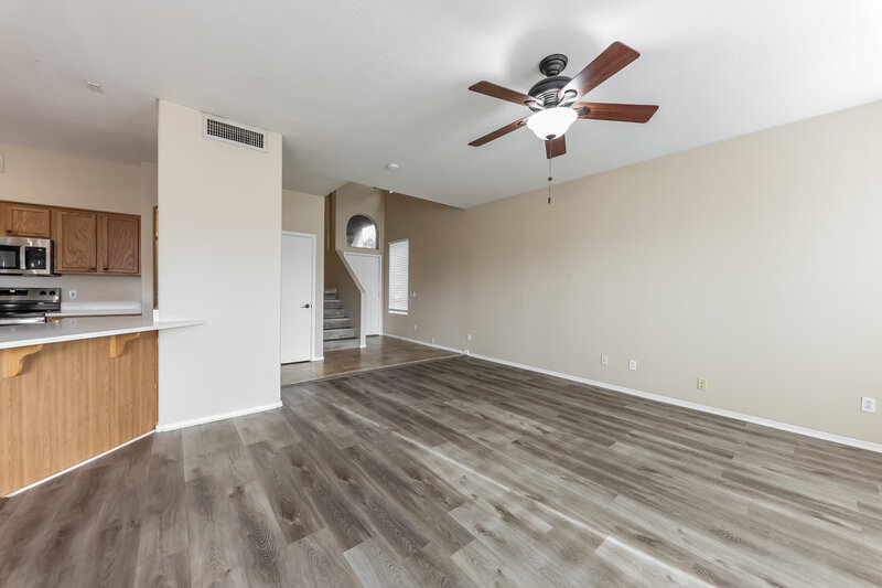 2,280/Mo, 17435 N 16th Pl Phoenix, AZ 85022 Living Room View 3