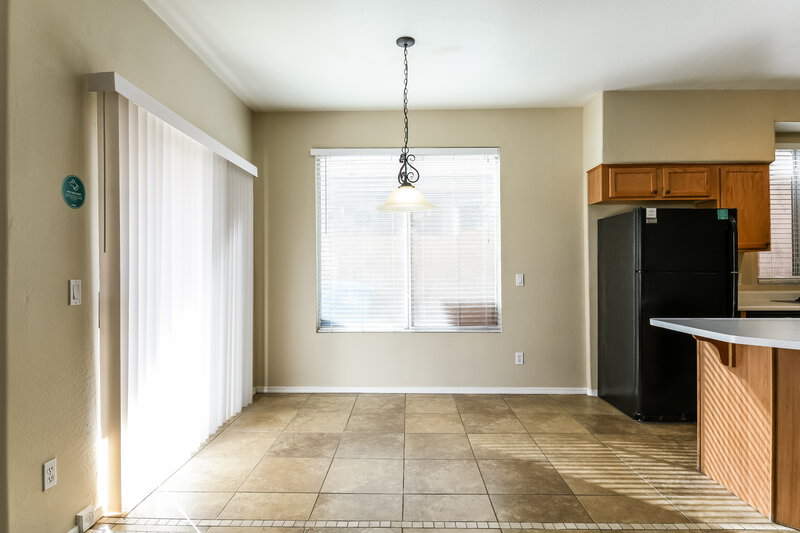 2,305/Mo, 17435 N 16th Pl Phoenix, AZ 85022 Misc View 5