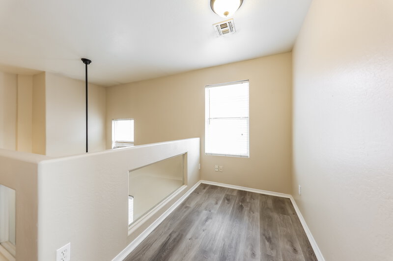 2,280/Mo, 17435 N 16th Pl Phoenix, AZ 85022 Hallway View