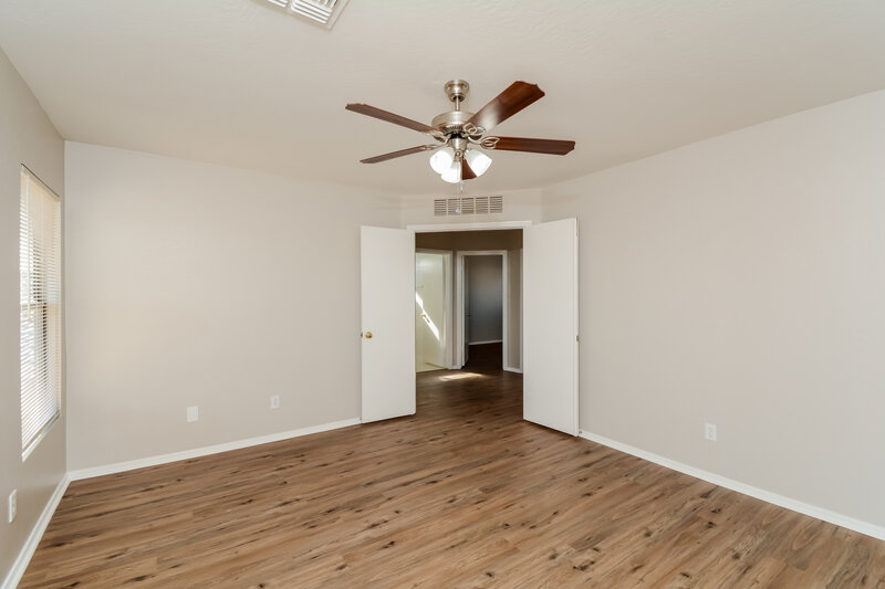 2,020/Mo, 13013 N 127th Ln El Mirage, AZ 85335 Main Bedroom View 2