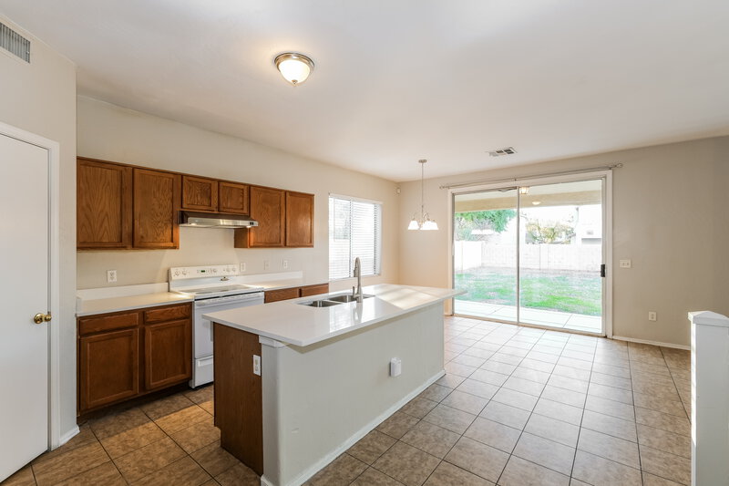 2,185/Mo, 6963 W Palmaire Ave Glendale, AZ 85303 Kitchen View