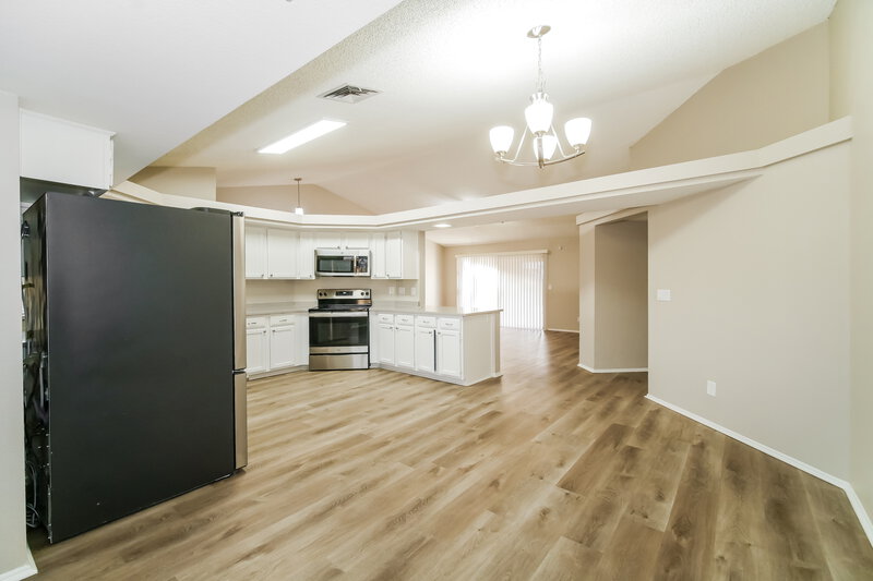 2,085/Mo, 8045 W Larkspur Dr Peoria, AZ 85381 Dining Room View